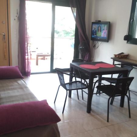 Garden Maisonnette 2-Bedrooms Sleeps 6 Adults 200M From Sandy Beach Аспровалта Екстериор снимка