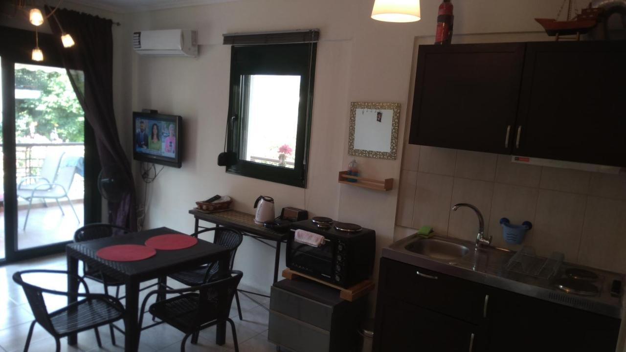 Garden Maisonnette 2-Bedrooms Sleeps 6 Adults 200M From Sandy Beach Аспровалта Екстериор снимка